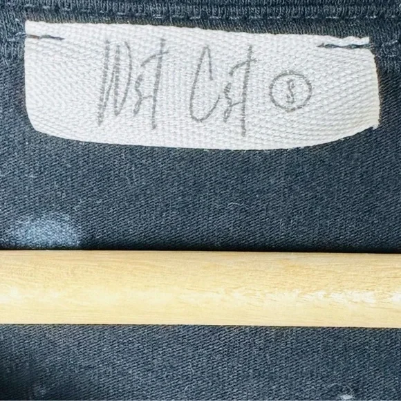 Anthropologie Women’s AC/DC Graphic Band Tee Size Small - Picture 8 of 9